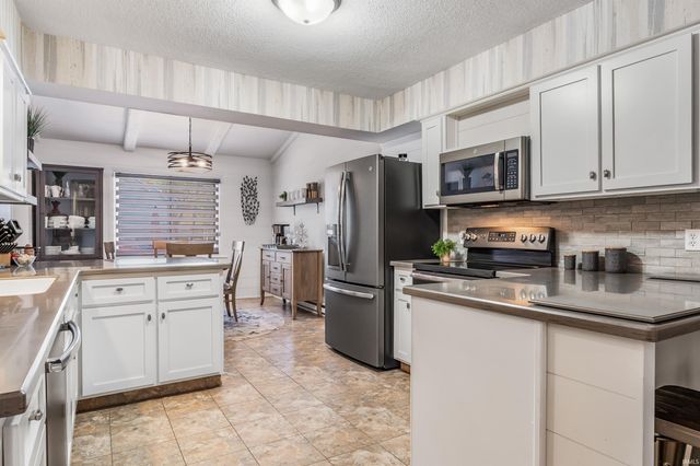 8109 Imperial Plaza Drive, Fort Wayne, IN 46835