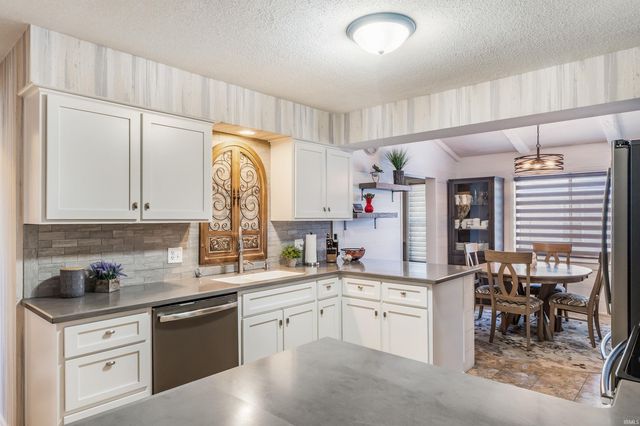 8109 Imperial Plaza Drive, Fort Wayne, IN 46835