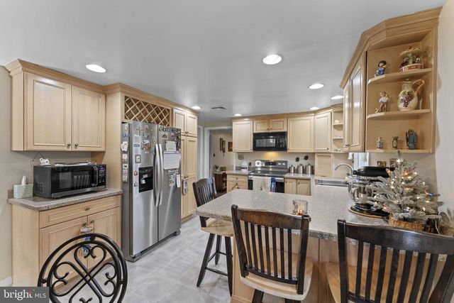 421 E RELIANCE RD, Telford, PA 18969
