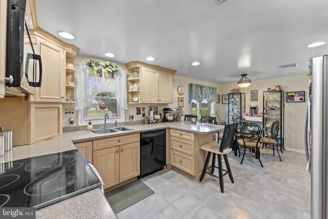421 E RELIANCE RD, Telford, PA 18969