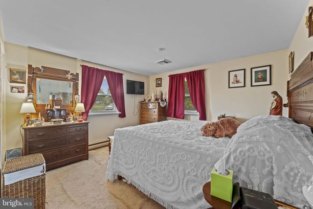 421 E RELIANCE RD, Telford, PA 18969