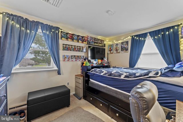 421 E RELIANCE RD, Telford, PA 18969