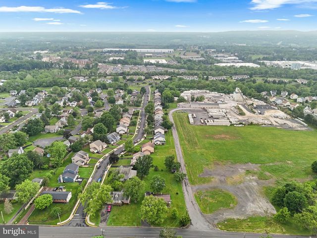 421 E RELIANCE RD, Telford, PA 18969