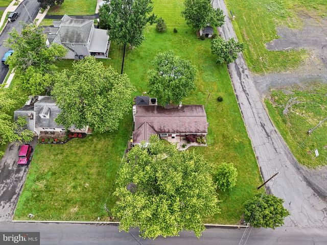 421 E RELIANCE RD, Telford, PA 18969