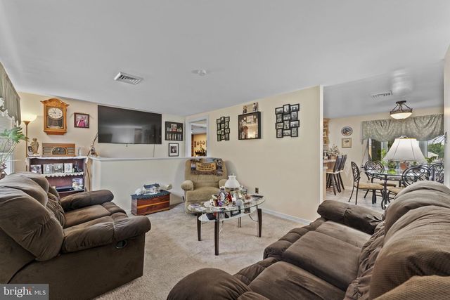 421 E RELIANCE RD, Telford, PA 18969