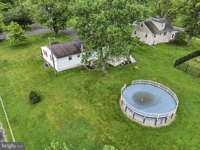 421 E RELIANCE RD, Telford, PA 18969