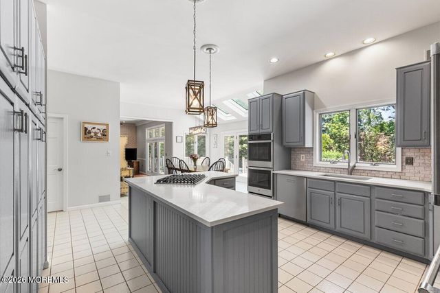 5 Ridge Hill Way, Holmdel, NJ 07733