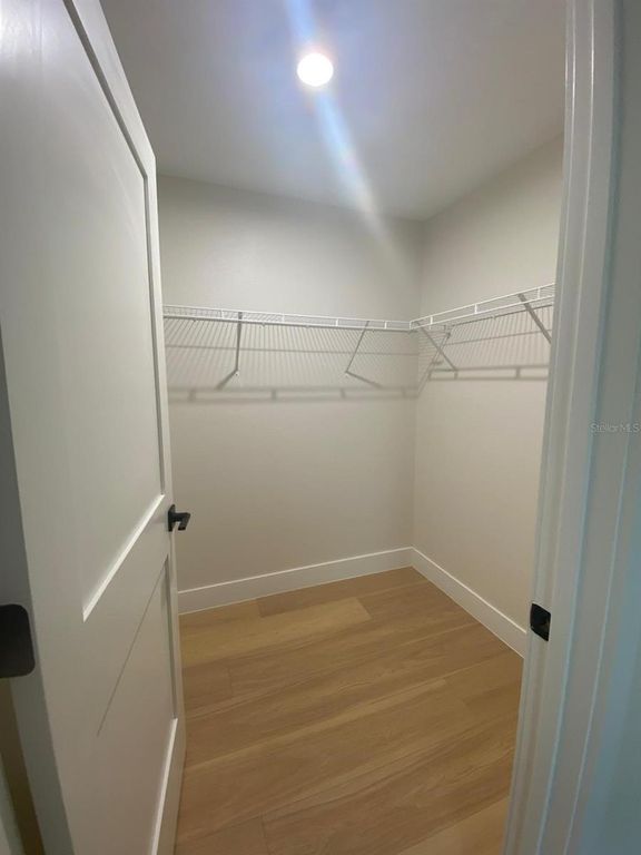 Image 16 of property listing at 895 S CEDAR AVENUE, Orange City, FL 32763