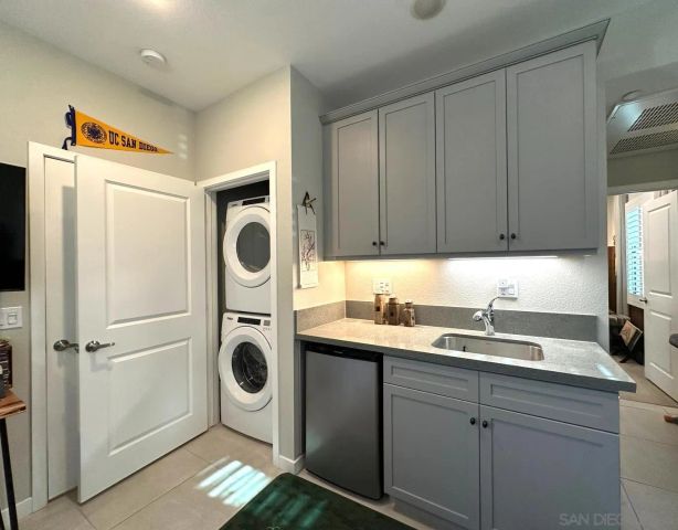 13085 Olympus Cir 2, Poway, CA 92064