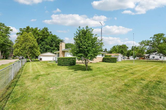 N1359 Moss DRIVE, Genoa City, WI 53128