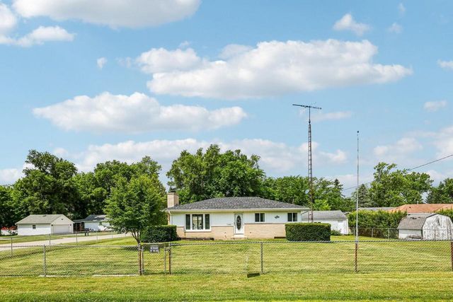 N1359 Moss DRIVE, Genoa City, WI 53128