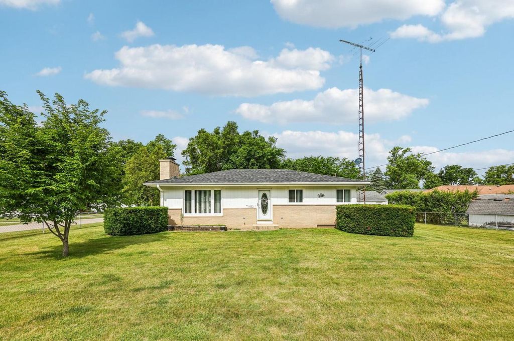 N1359 Moss DRIVE, Genoa City, WI 53128