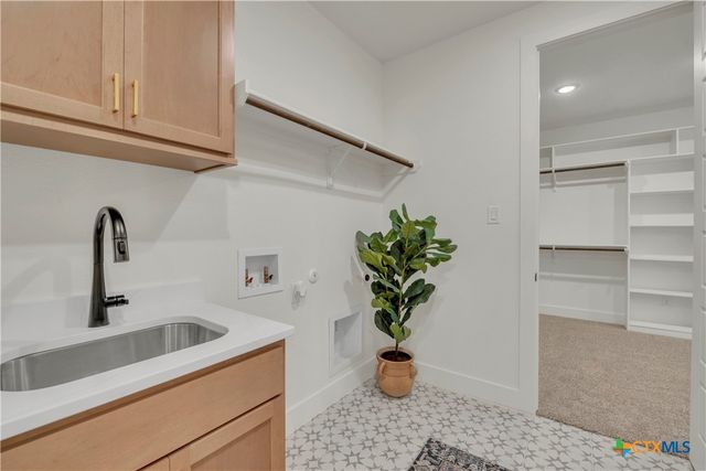 6756 Kings Mill Drive, Salado, TX 76571