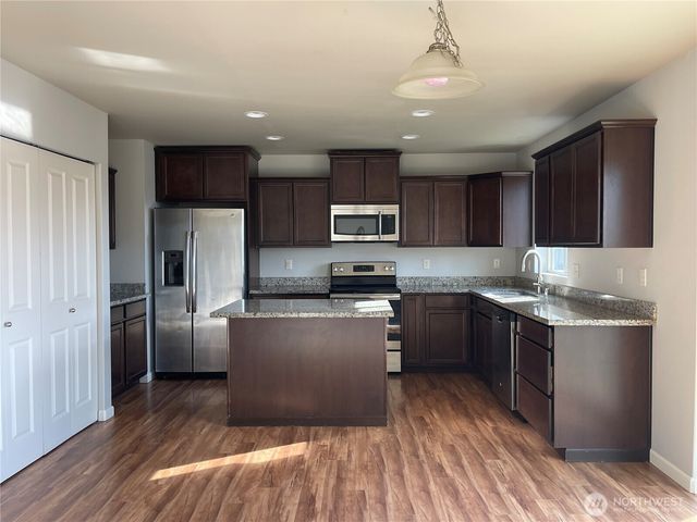 2314 SE Kelby Circle, Port Orchard, WA 98366