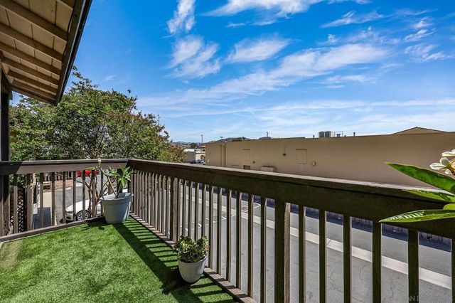 10333 Carefree Dr, Santee, CA 92071