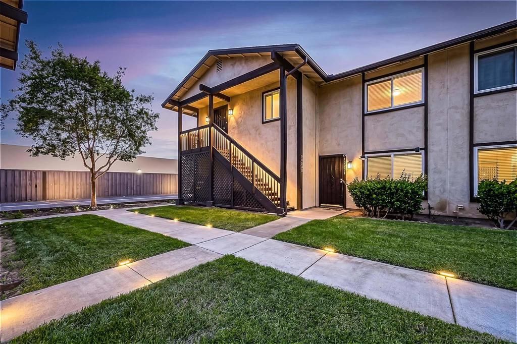 10333 Carefree Dr, Santee, CA 92071