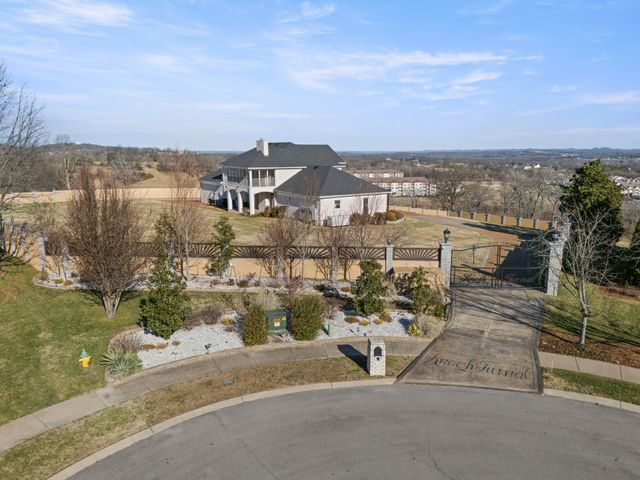 201 Vineyard Way, Lebanon, TN 37087