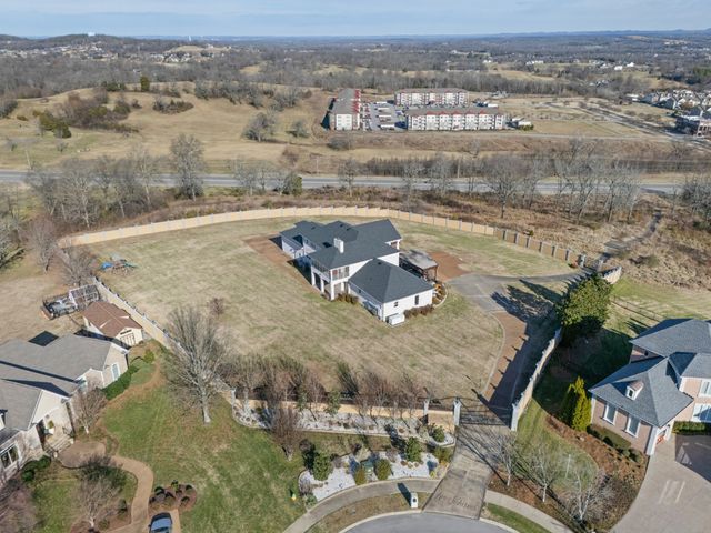 201 Vineyard Way, Lebanon, TN 37087
