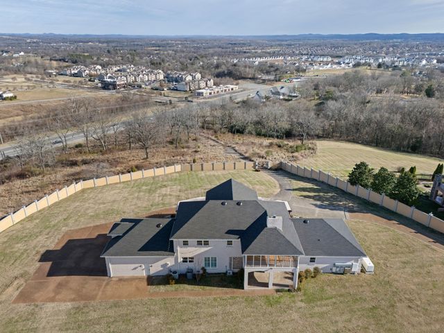 201 Vineyard Way, Lebanon, TN 37087