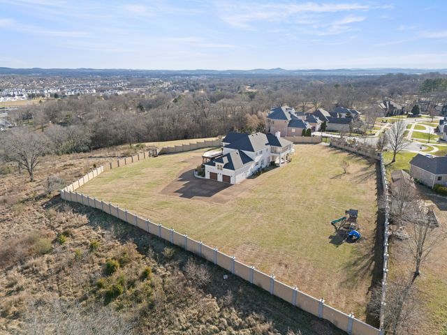 201 Vineyard Way, Lebanon, TN 37087