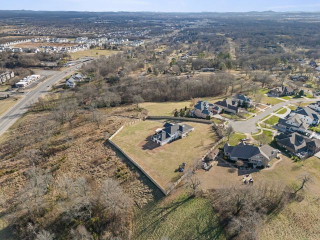 201 Vineyard Way, Lebanon, TN 37087