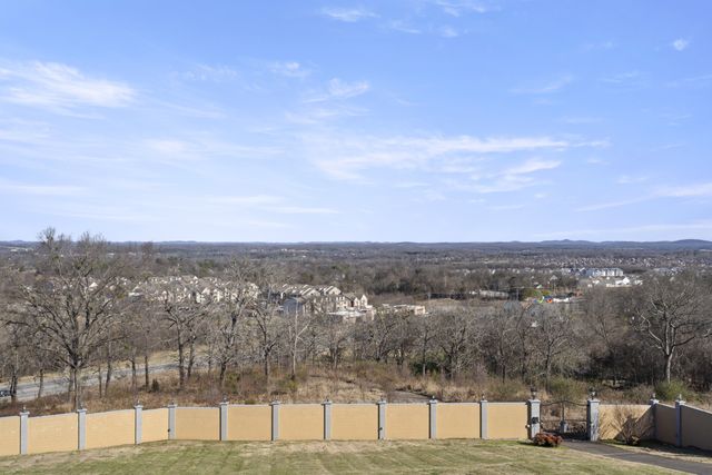 201 Vineyard Way, Lebanon, TN 37087