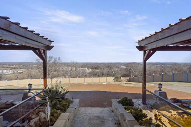 201 Vineyard Way, Lebanon, TN 37087