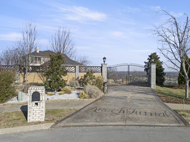 201 Vineyard Way, Lebanon, TN 37087