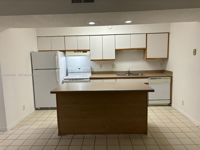 3985 W Mcnab Road A302, Pompano Beach, FL 33069