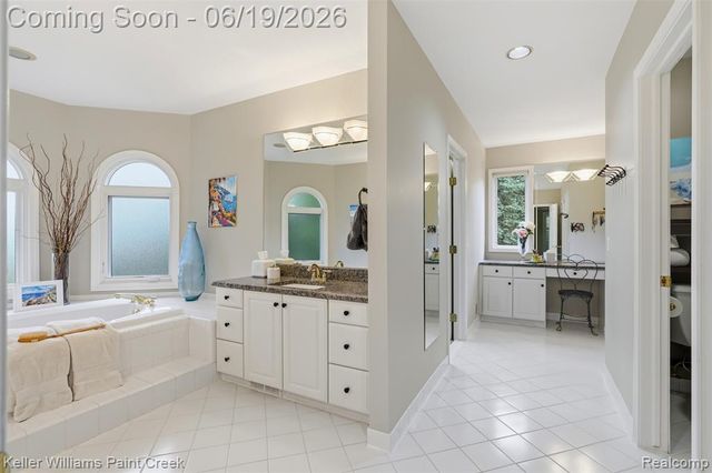 2784 Murfield Court, Rochester, MI 48306