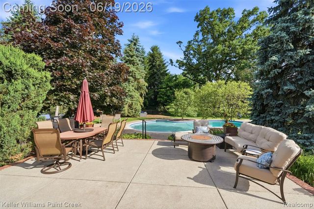 2784 Murfield Court, Rochester, MI 48306