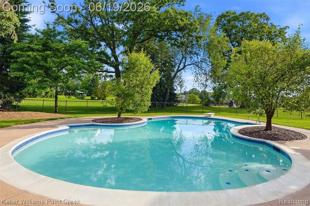 2784 Murfield Court, Rochester, MI 48306