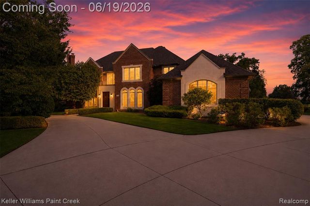 2784 Murfield Court, Rochester, MI 48306