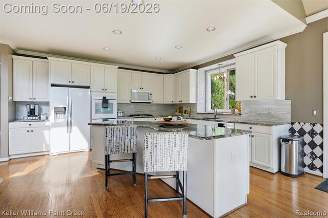 2784 Murfield Court, Rochester, MI 48306