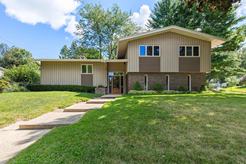 6210 Davenport Drive, Madison, WI 53711