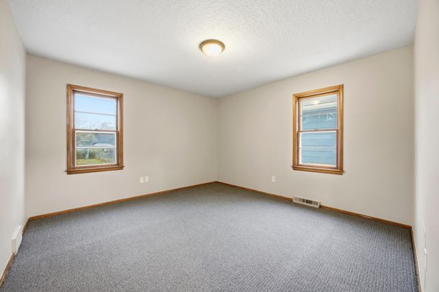 1316 8th Street N, Fargo, ND 58102