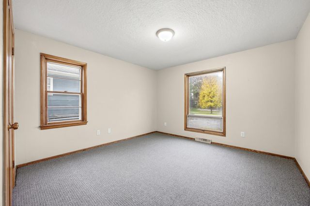 1316 8th Street N, Fargo, ND 58102