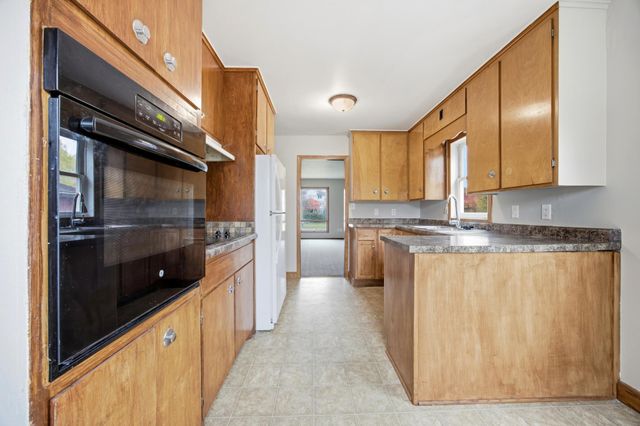 1316 8th Street N, Fargo, ND 58102