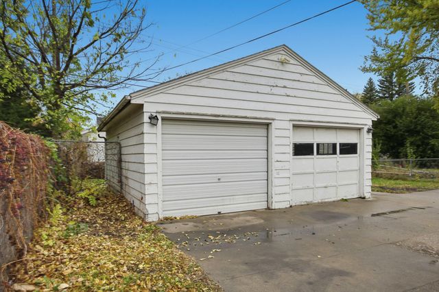 1316 8th Street N, Fargo, ND 58102