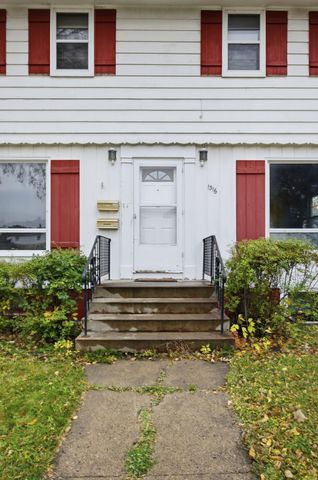 1316 8th Street N, Fargo, ND 58102