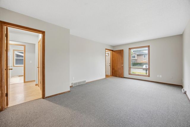 1316 8th Street N, Fargo, ND 58102