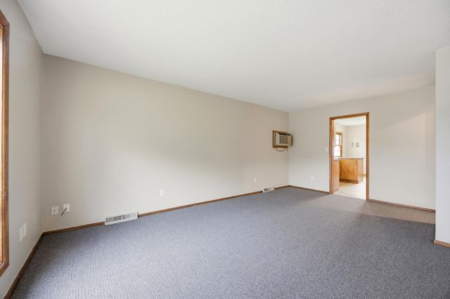 1316 8th Street N, Fargo, ND 58102