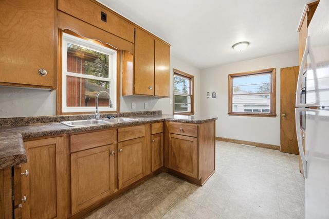 1316 8th Street N, Fargo, ND 58102