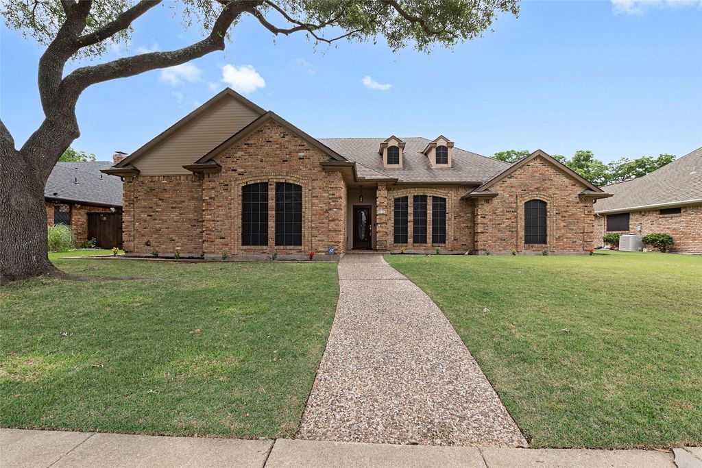 3114 Oak Trail Drive, Rowlett, TX 75088