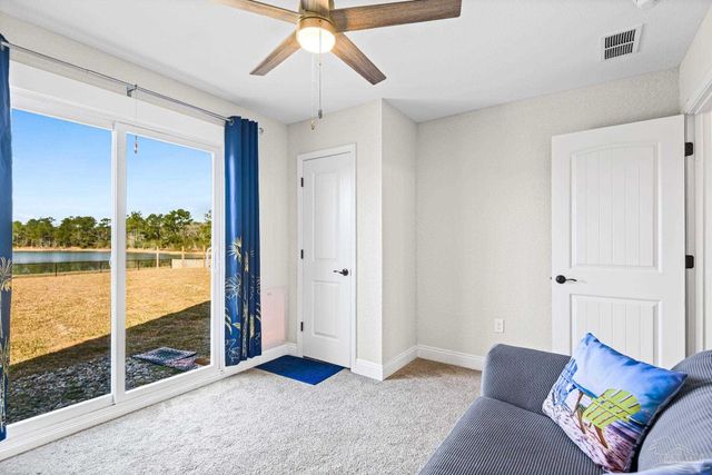 7911 Twin Lake Dr, Milton, FL 32583