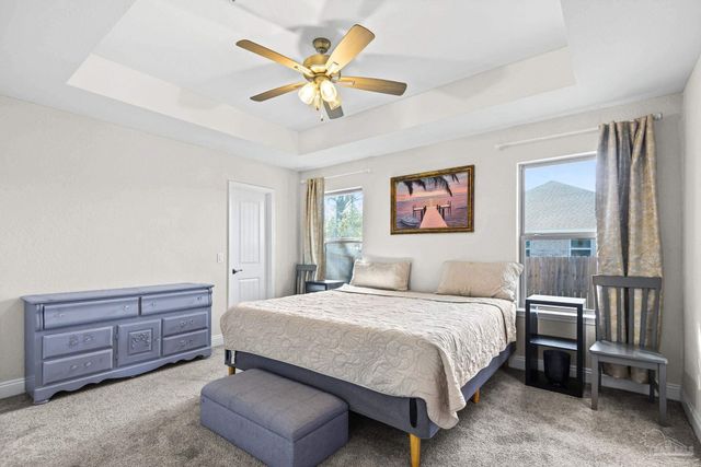 7911 Twin Lake Dr, Milton, FL 32583