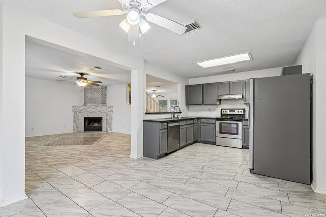 21927 Pelican Creek, San Antonio, TX 78258