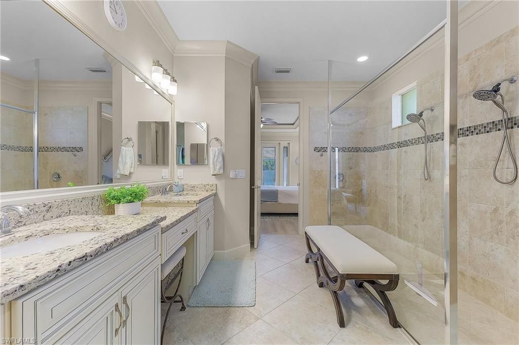 Image 16 of property listing at 2736 Lambay CT, Cape Coral, FL 33991