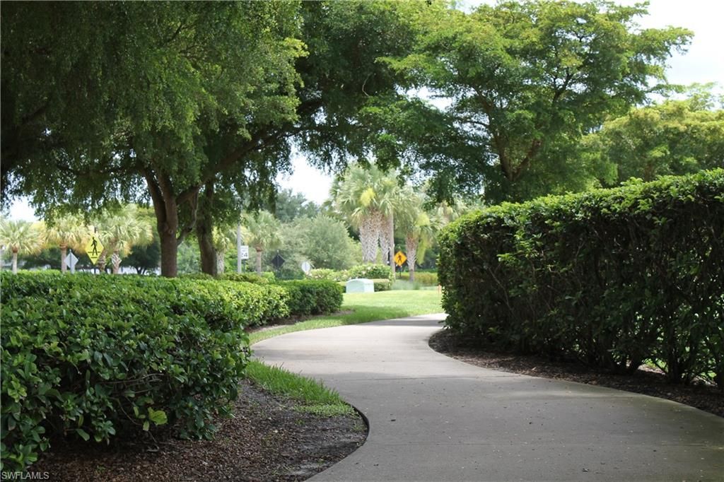 Image 33 of property listing at 2736 Lambay CT, Cape Coral, FL 33991