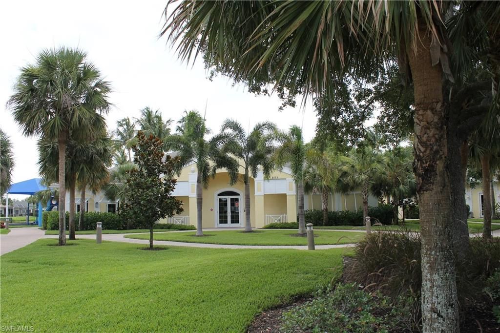 Image 36 of property listing at 2736 Lambay CT, Cape Coral, FL 33991